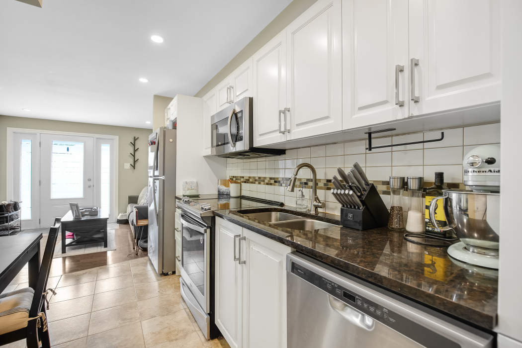 3407 Woodroffe Avenue Ottawa London House Photography