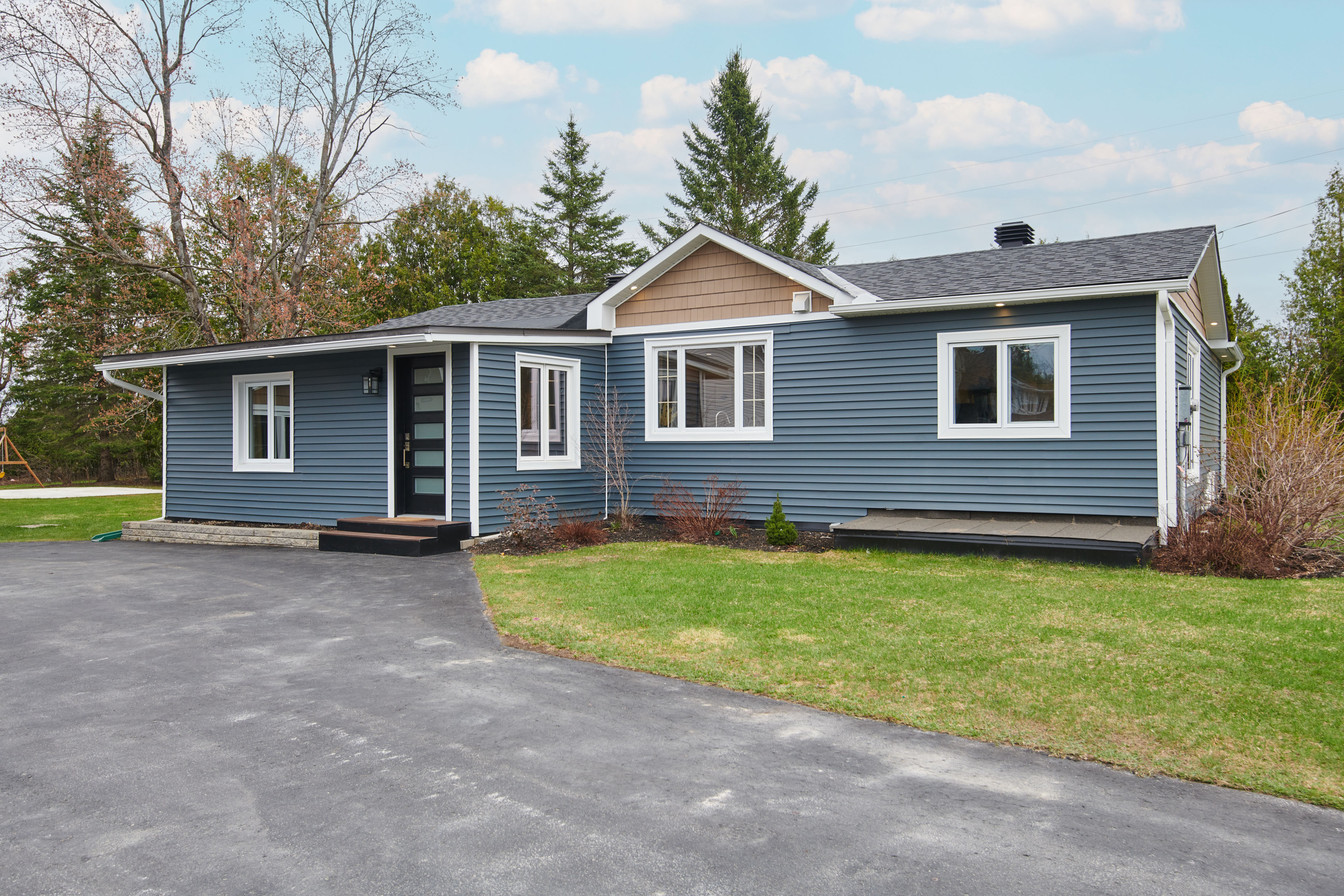 1943 Landry Street Clarence Creek London House Photography