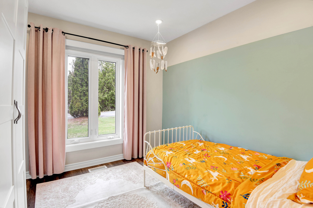 1943 Landry Street Clarence Creek London House Photography