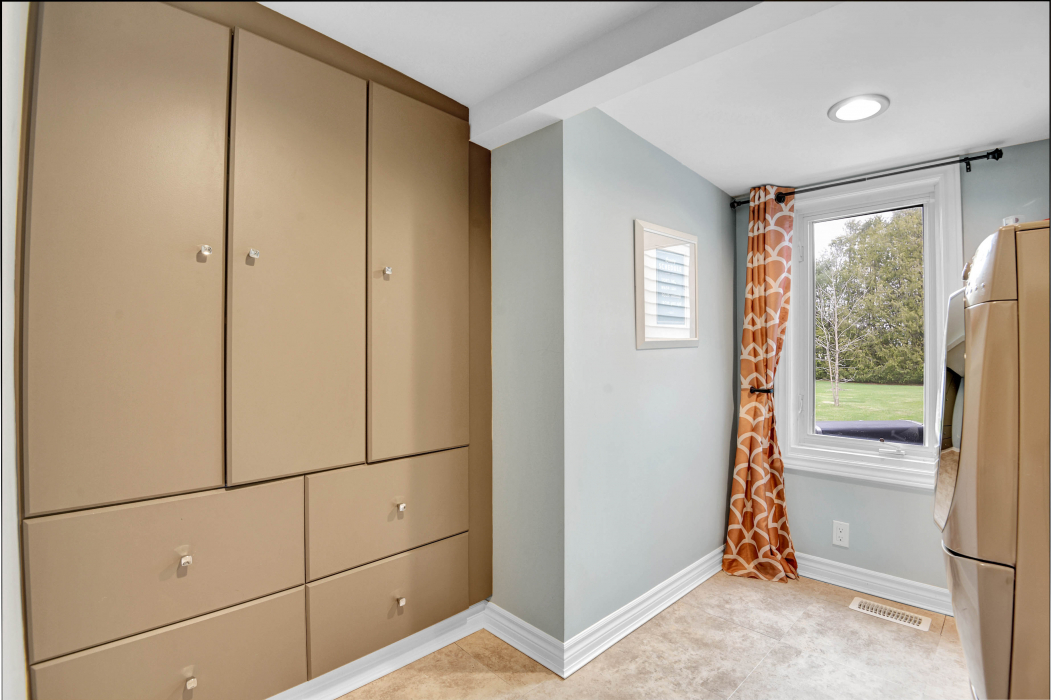 1943 Landry Street Clarence Creek London House Photography