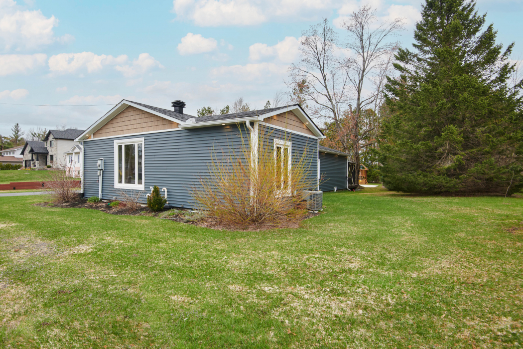 1943 Landry Street Clarence Creek London House Photography
