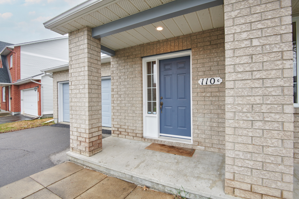 110C Craig Henry Drive Ottawa London House Photography