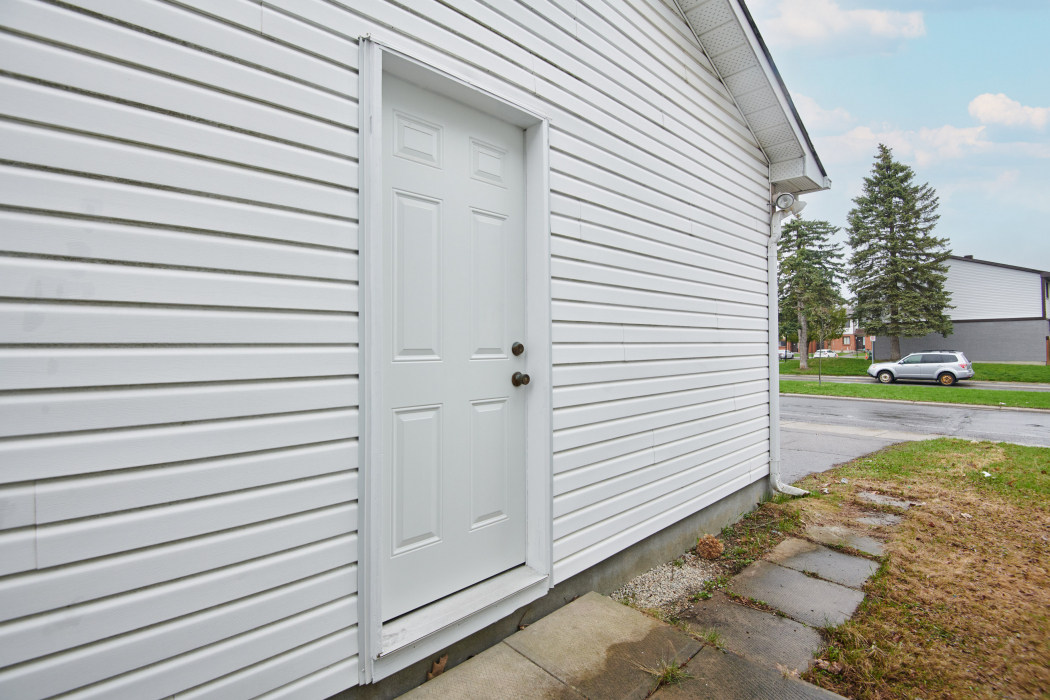 110C Craig Henry Drive Ottawa London House Photography