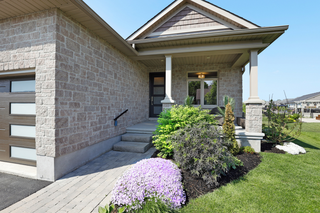 237 Royal Landing Gate Kemptville London House Photography