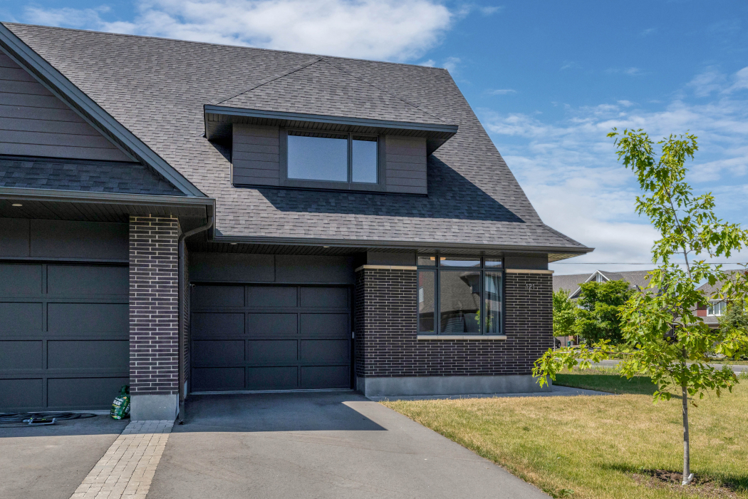 121 Stanhope Court Ottawa London House Photography