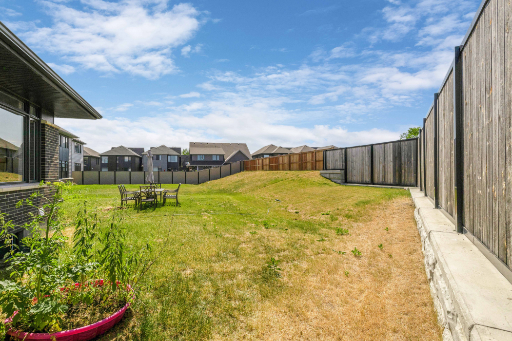 121 Stanhope Court Ottawa London House Photography