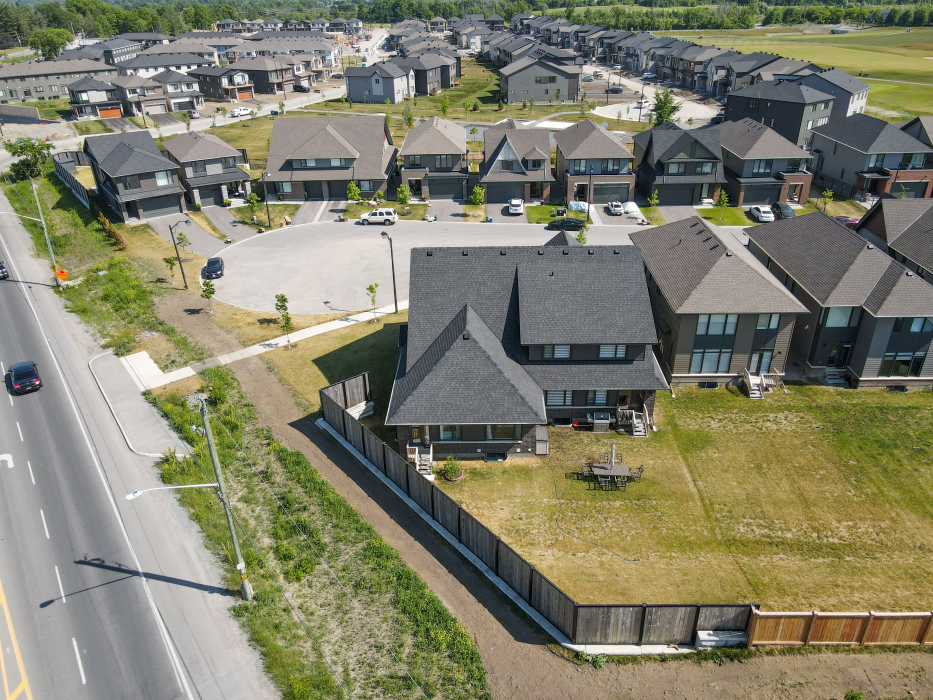 121 Stanhope Court Ottawa London House Photography