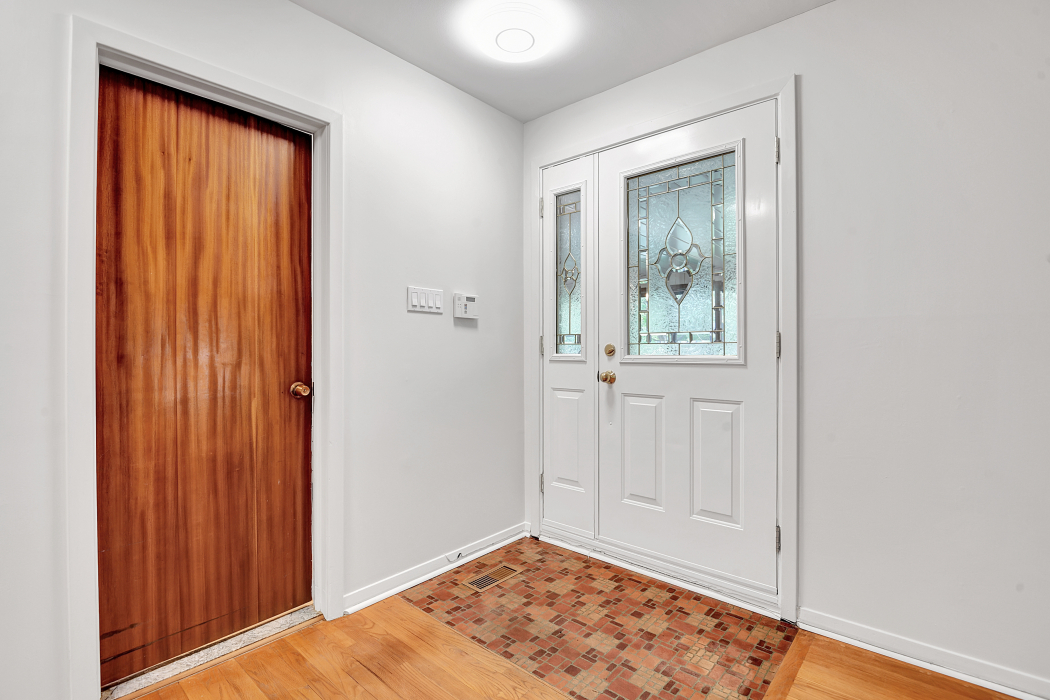 1111 Cromwell Drive Ottawa London House Photography