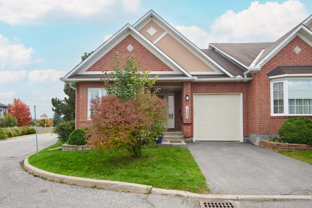 1120 Foxborough Private Ottawa London House Photography